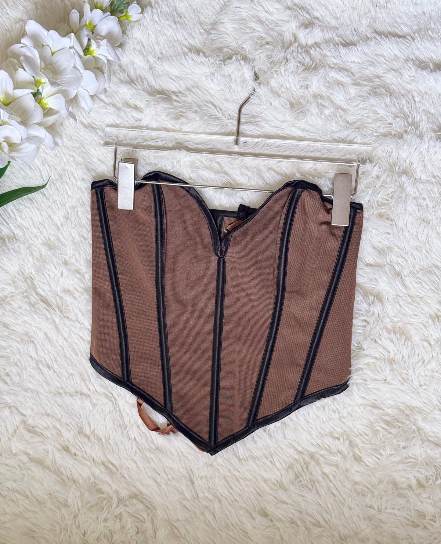 Corset con bordes