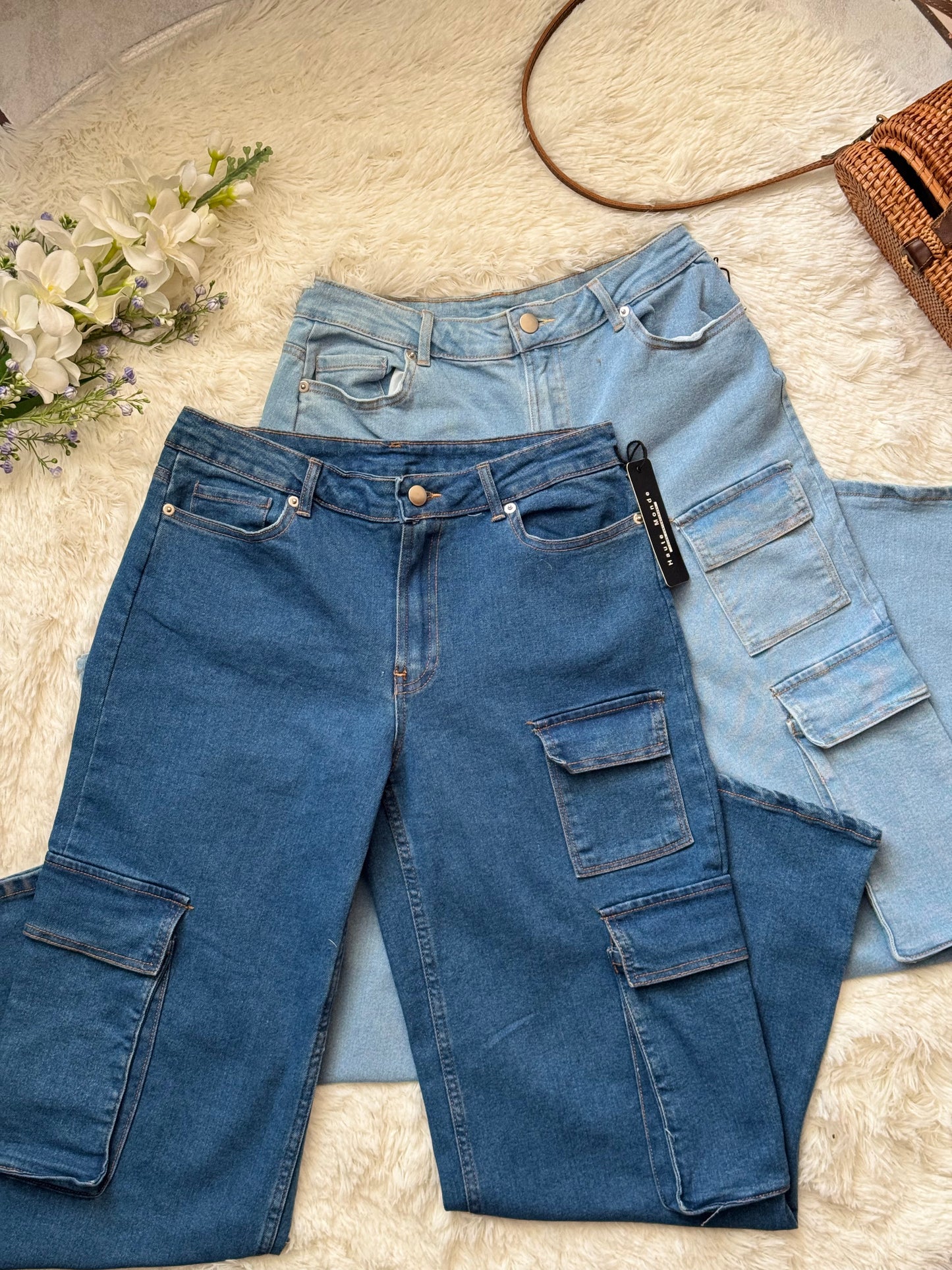 Pantalones cargo de mezclilla