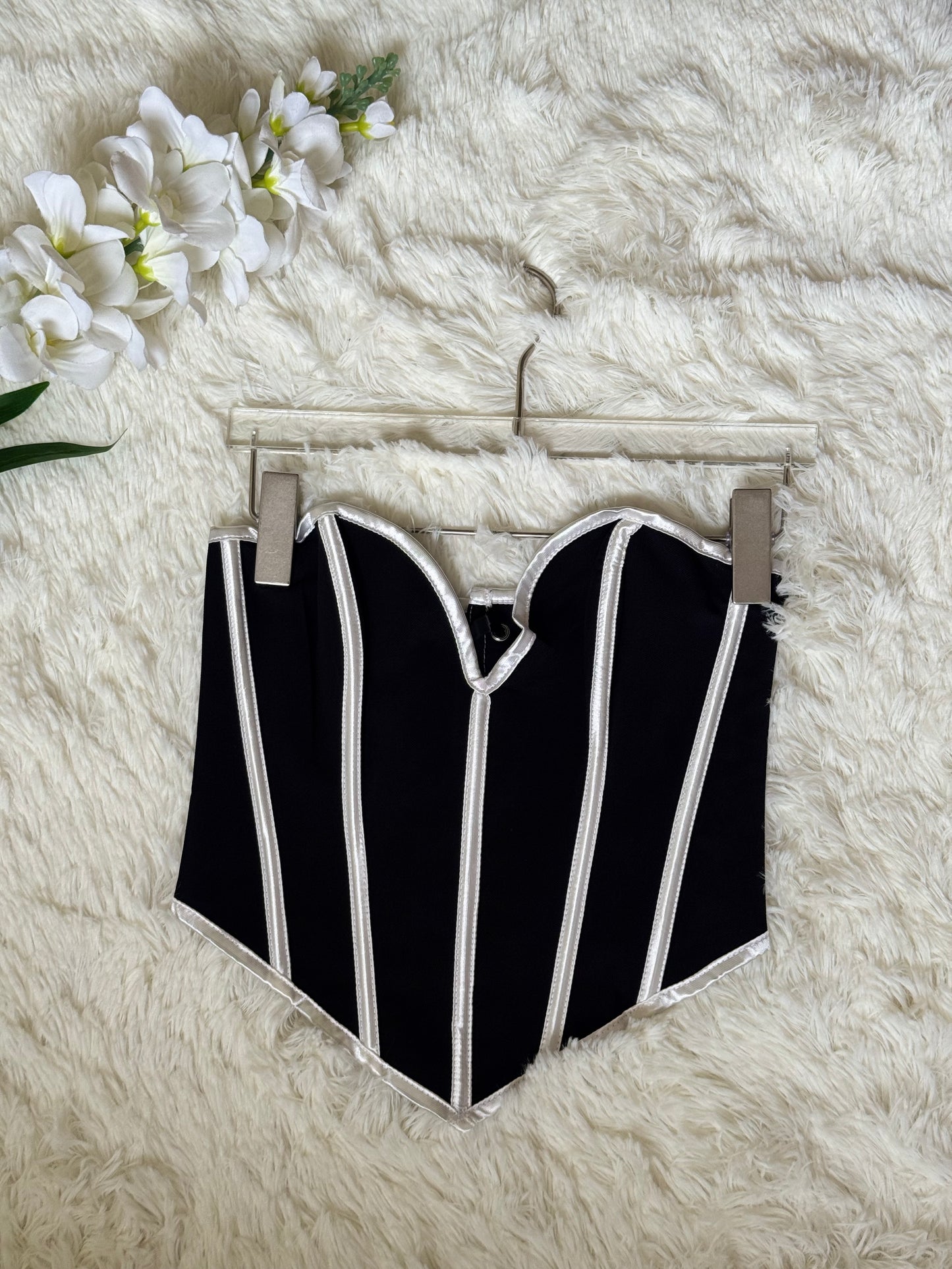 Corset con bordes