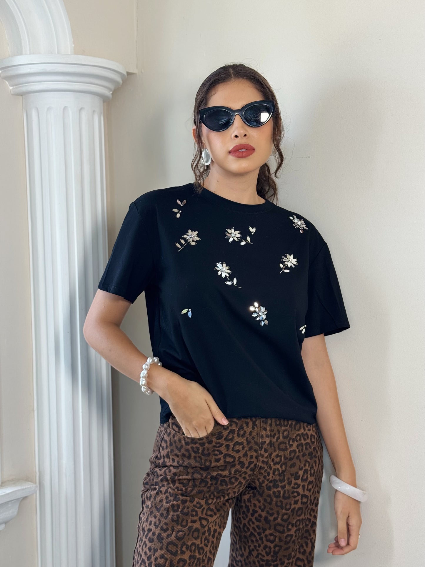Playera manga corta aplicación