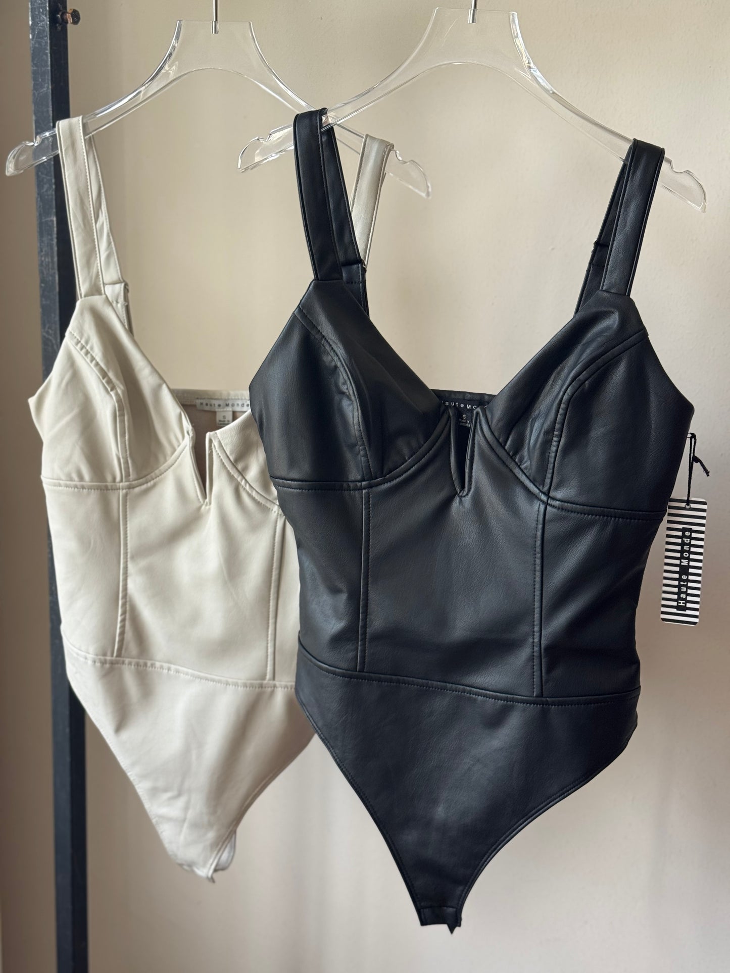 Body de vinipiel