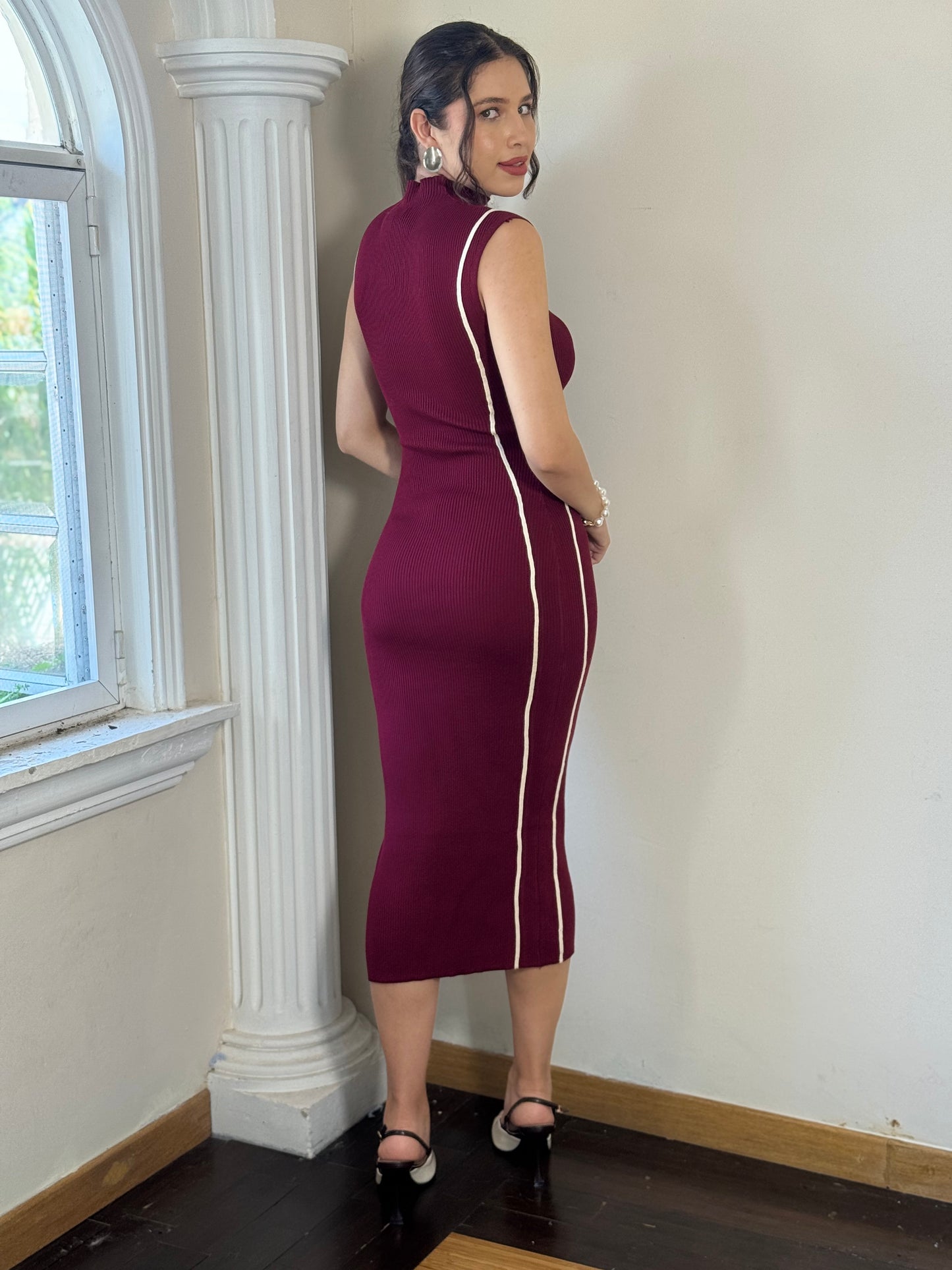 Vestido lápiz con líneas