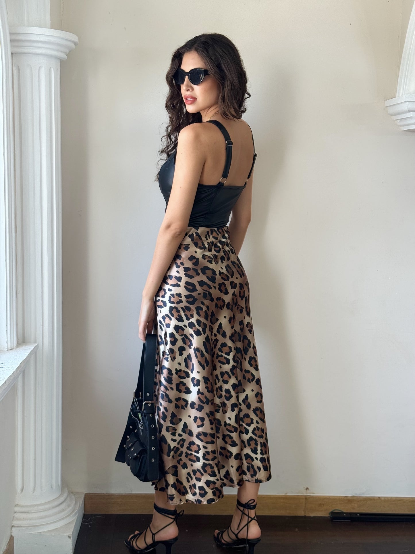 Falda de satin leopardo