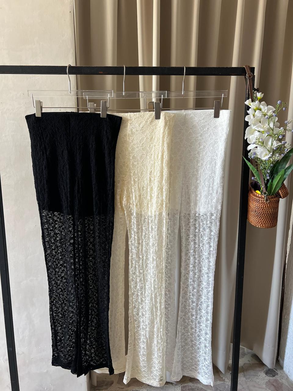 Pantalón de encaje