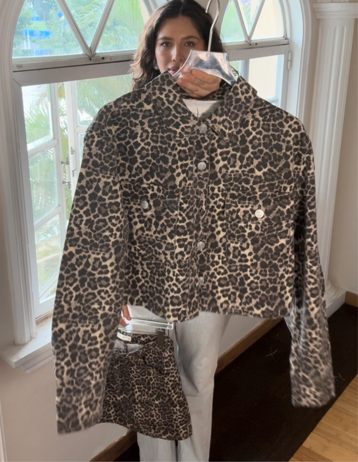 Chamarra mezclilla de leopardo