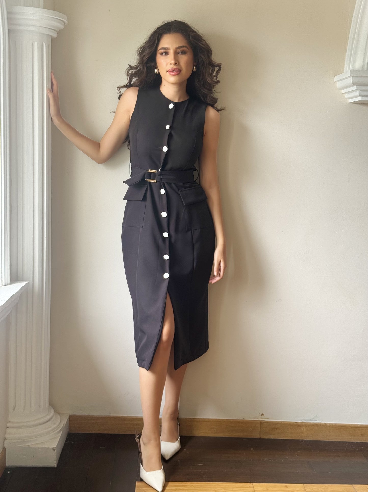 Maxi vestido con cinturón
