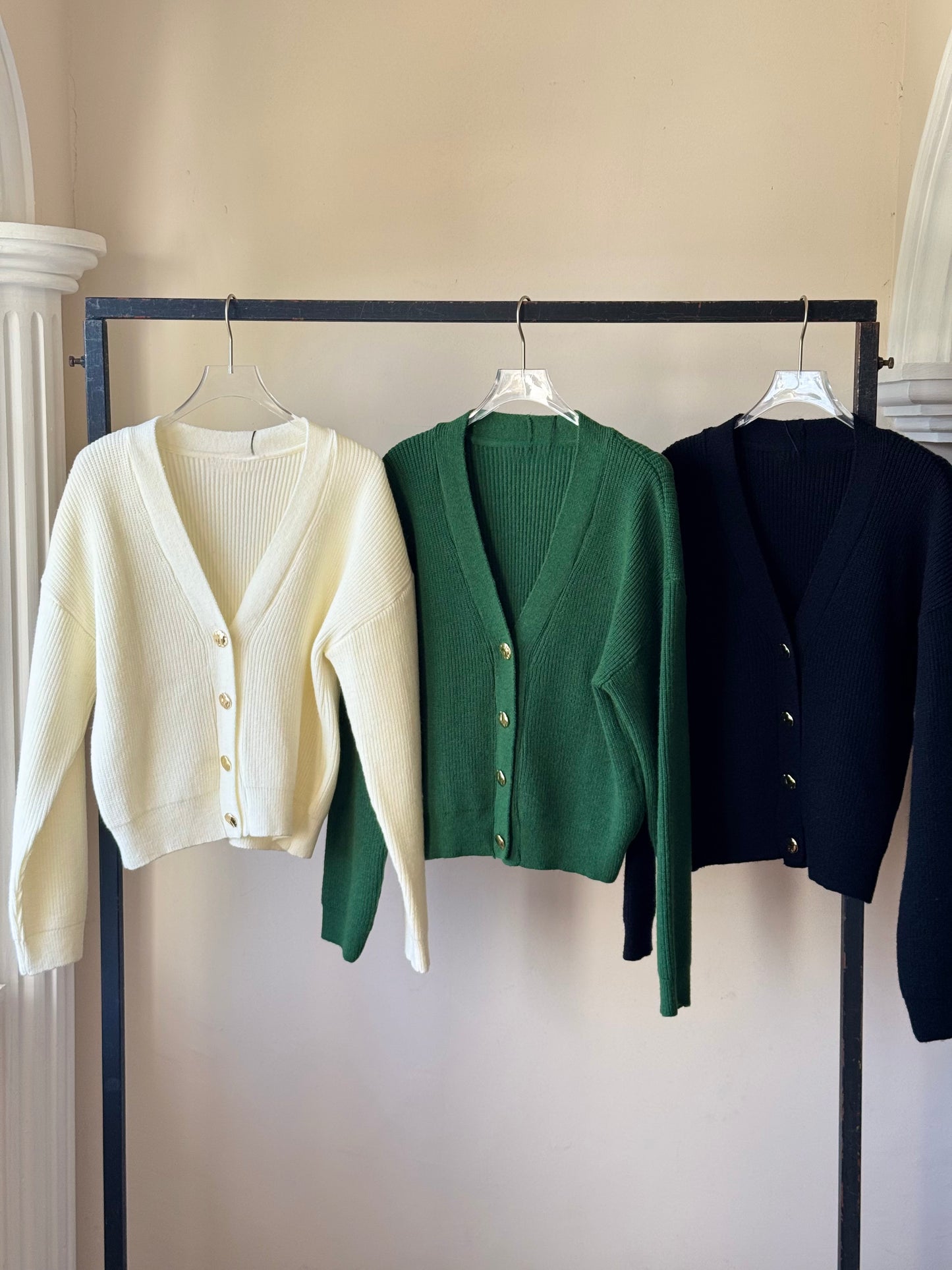 Cárdigan botones dorados