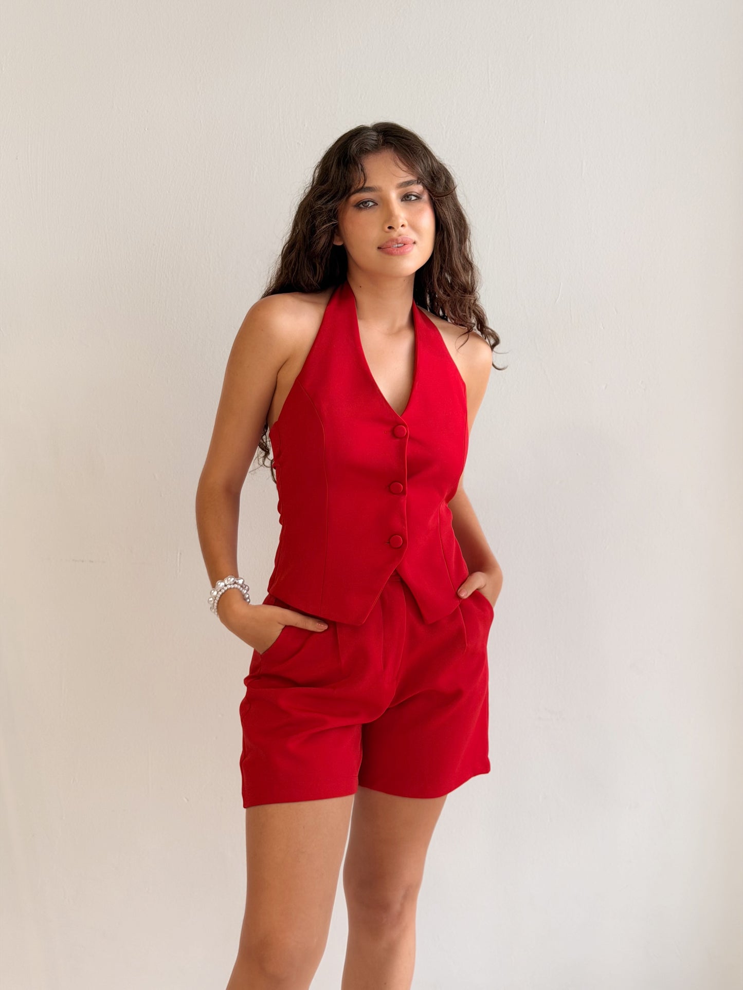 Conjunto de short con chaleco sin espalda