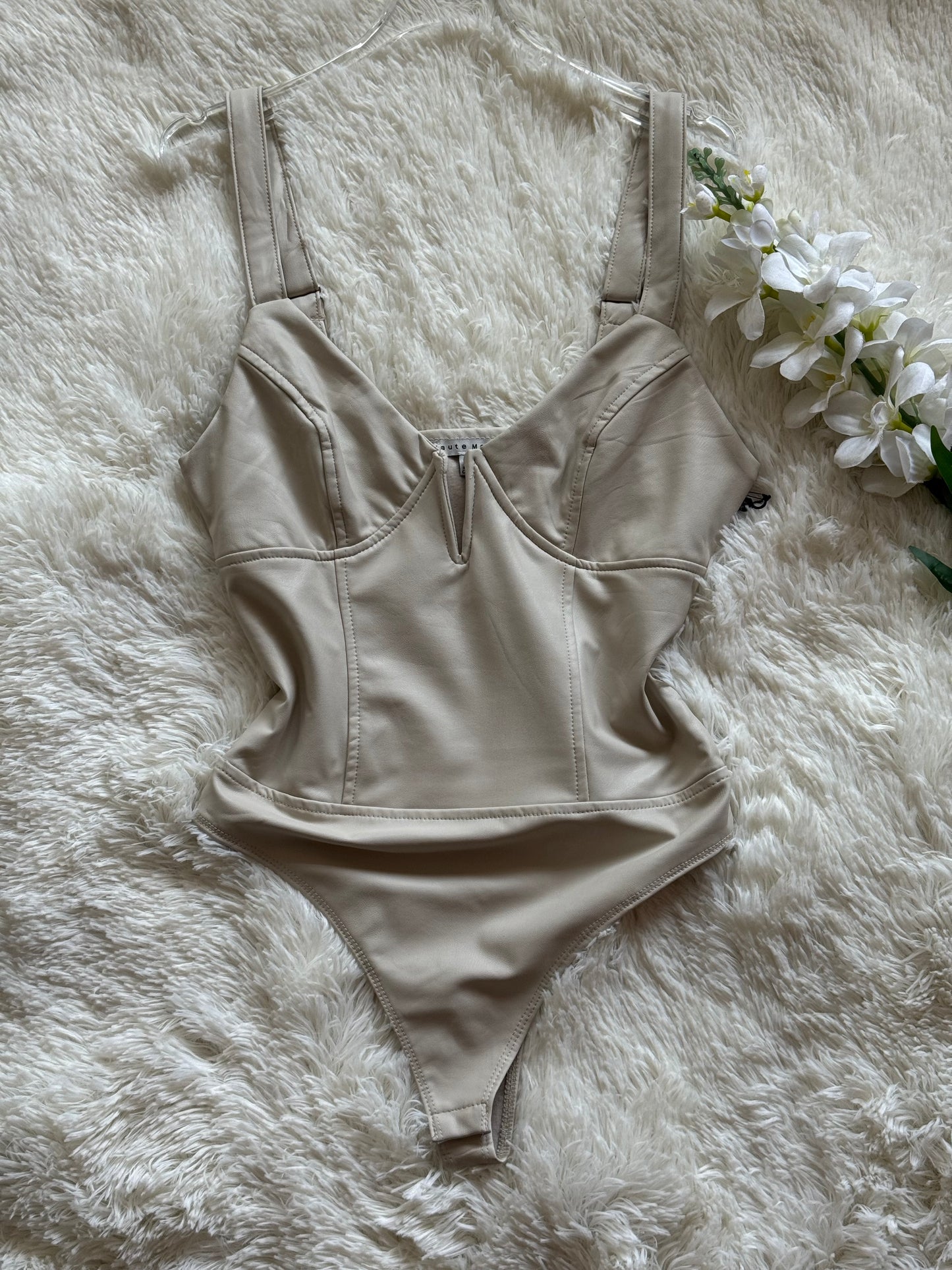 Body de vinipiel