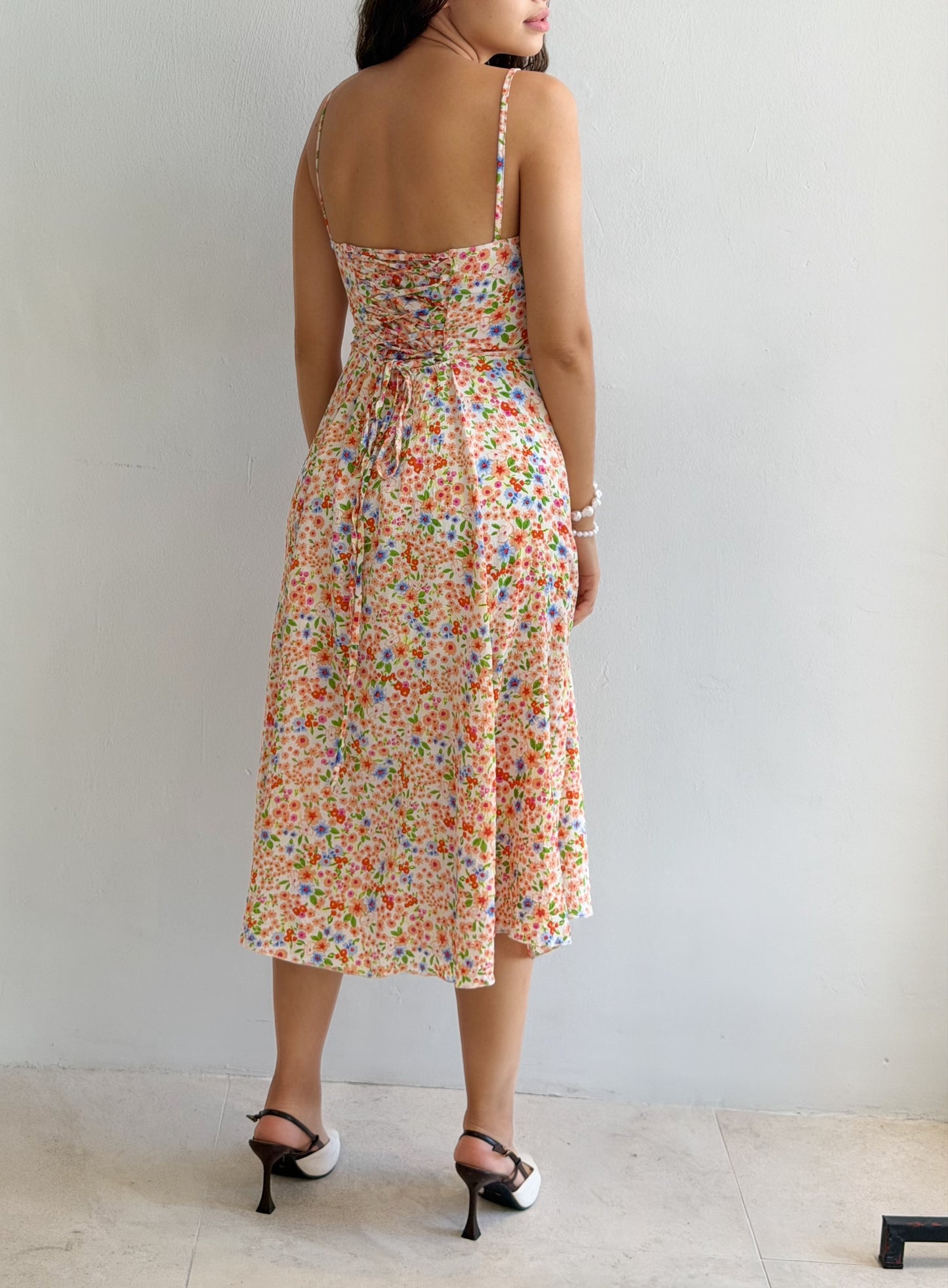 Vestido con corset de flores