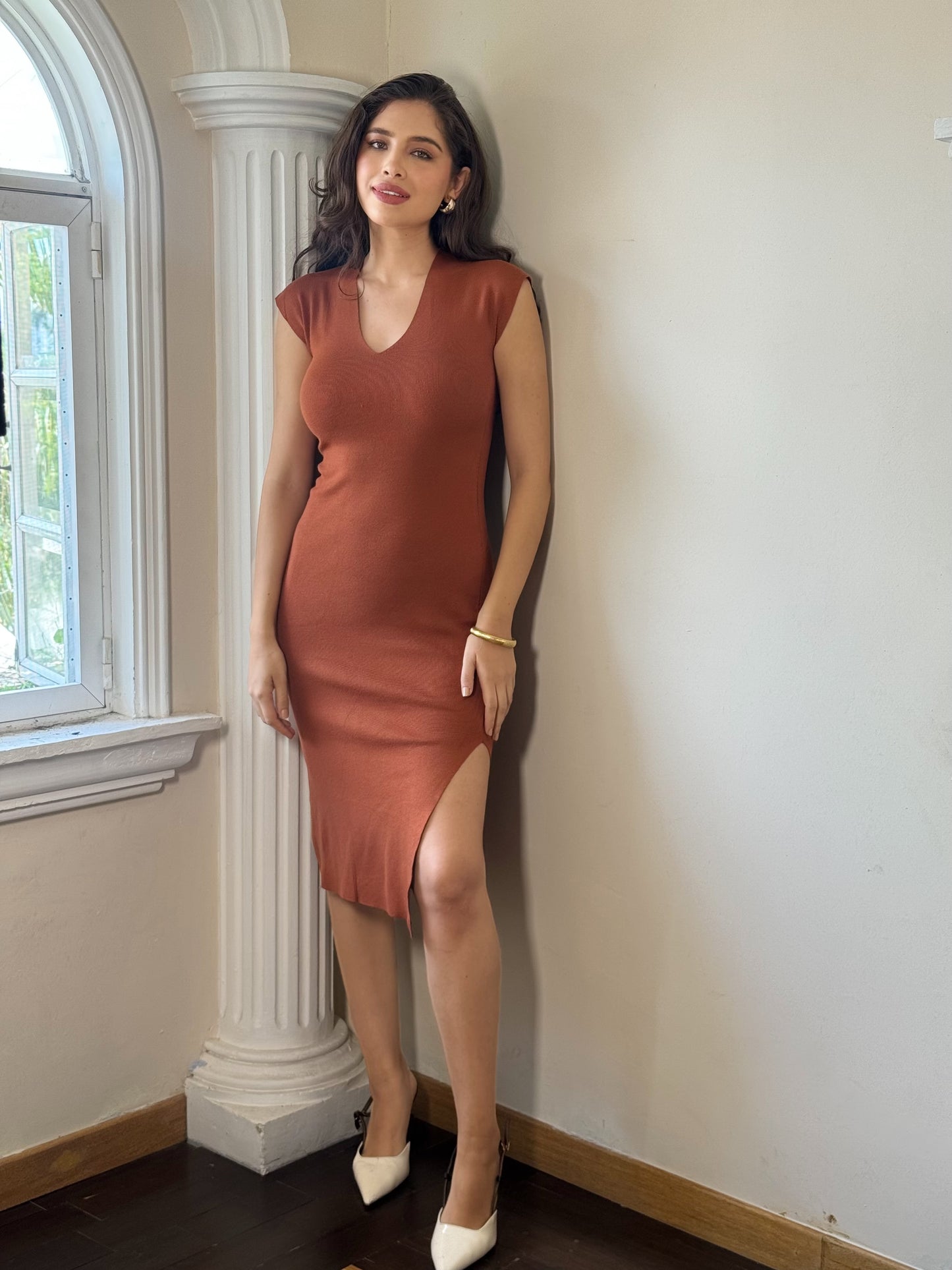 Vestido lapiz cuello V