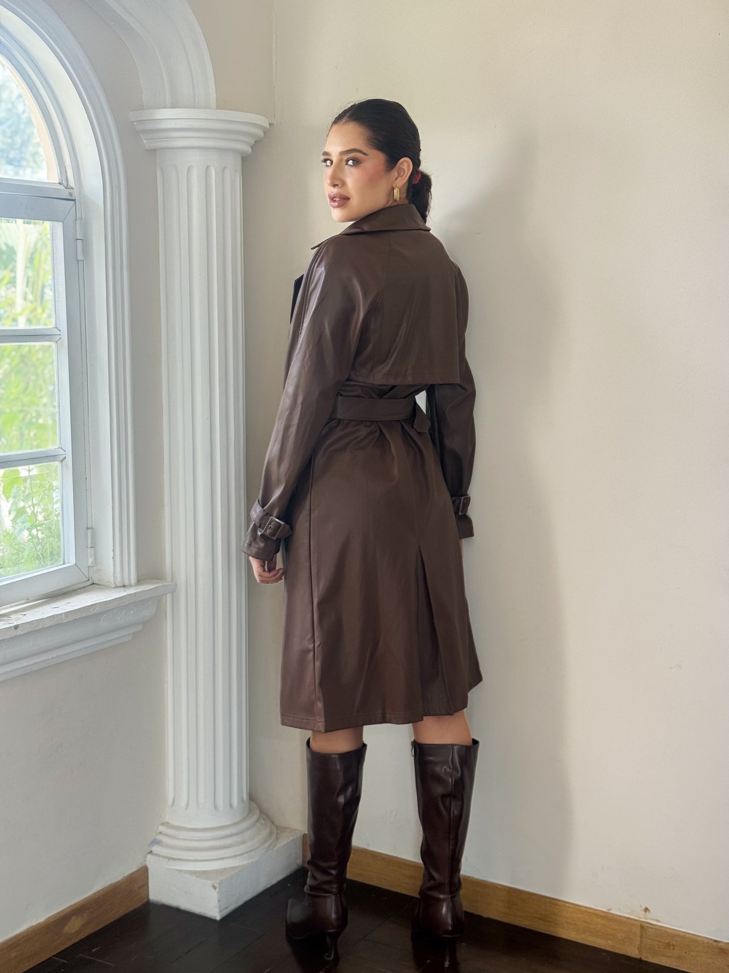 Gabardina de vinipiel