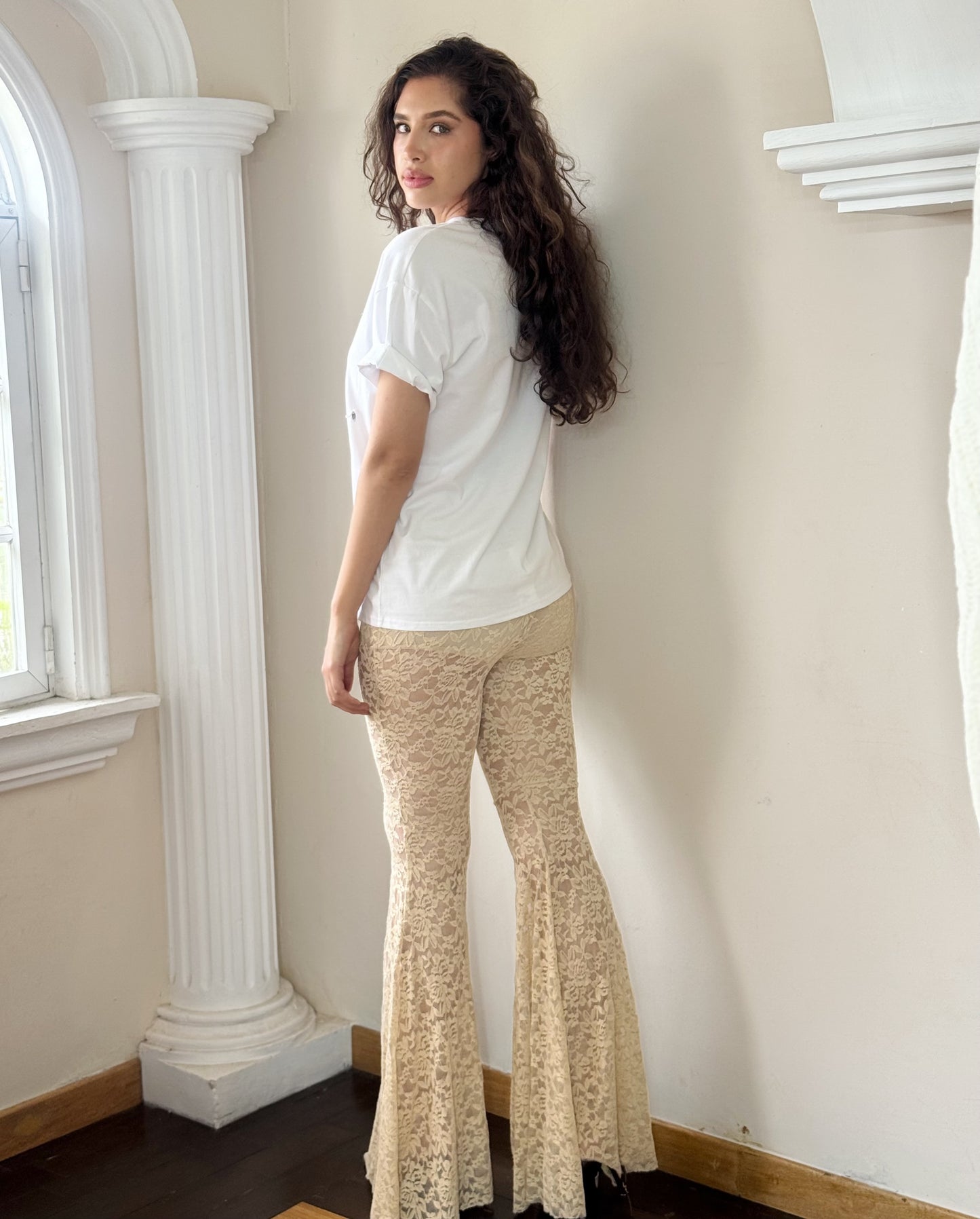 pantalon campana de encaje