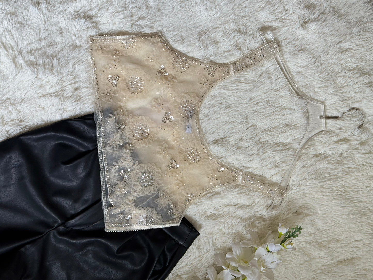 Top bordado de lentejuela