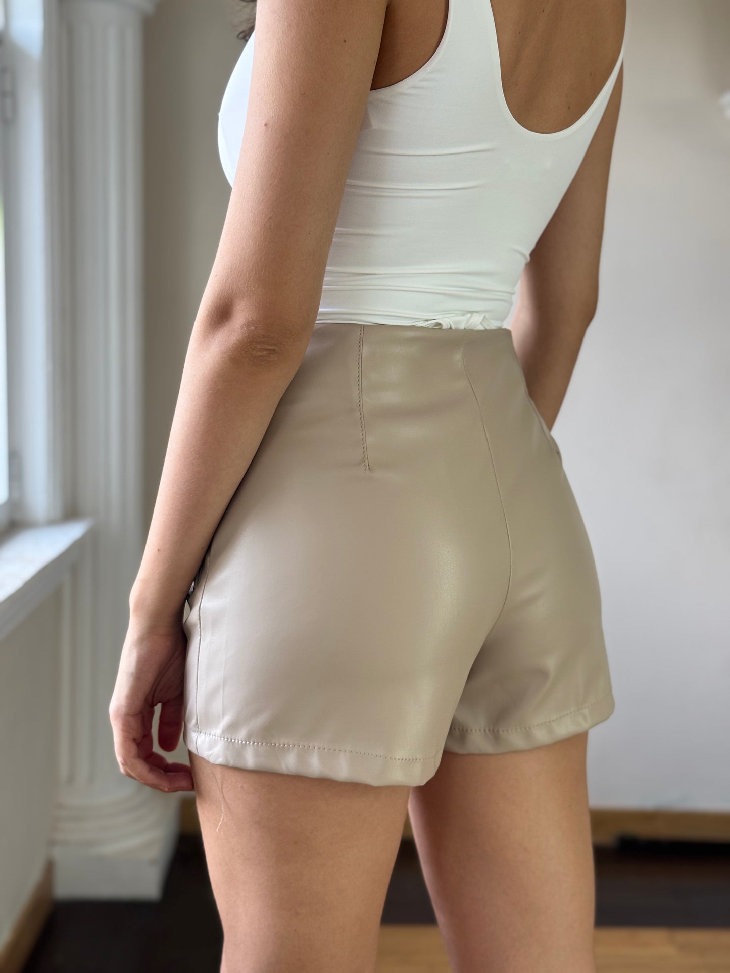 Short pinzas vinipiel
