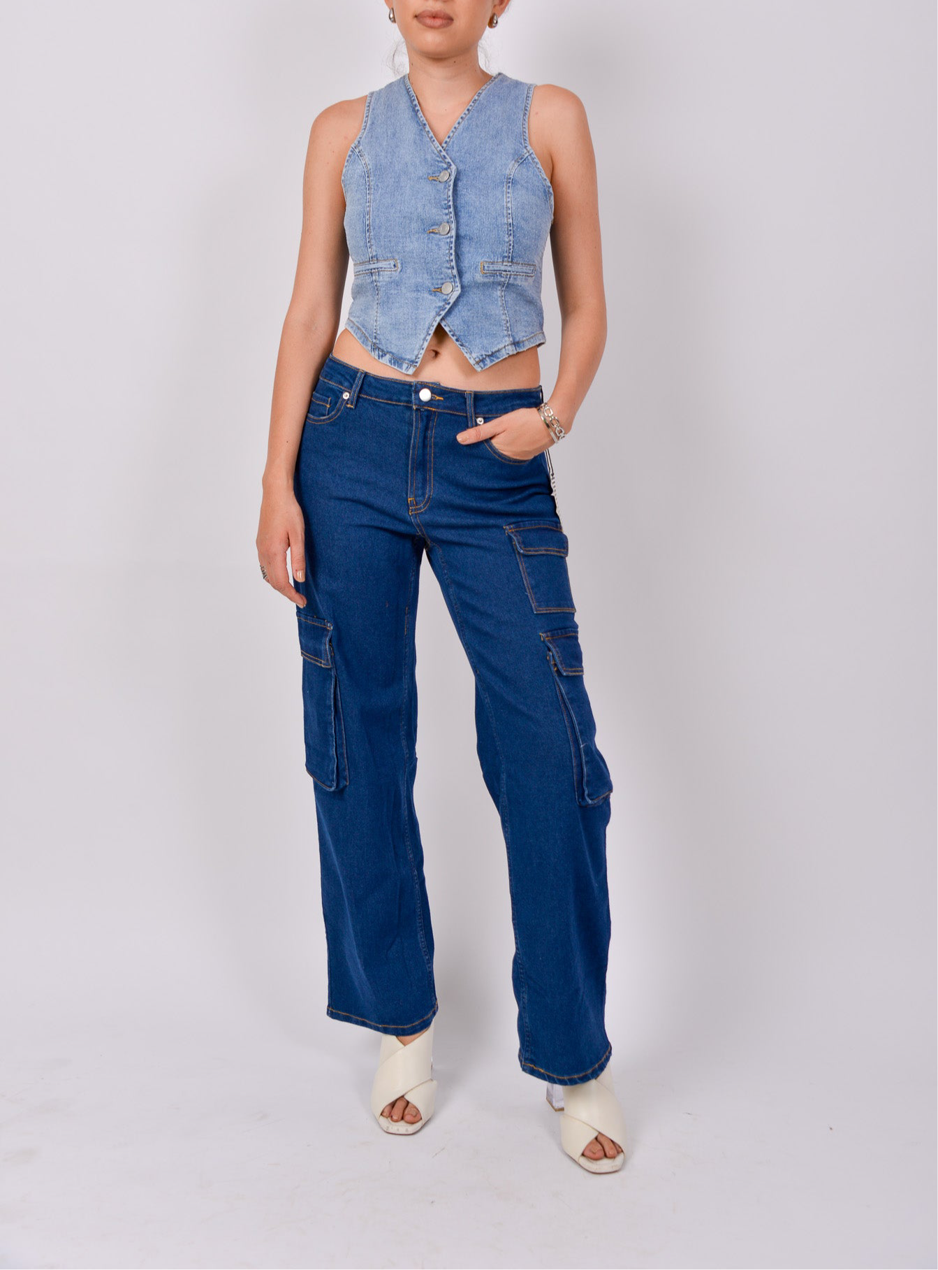 Pantalones cargo de mezclilla