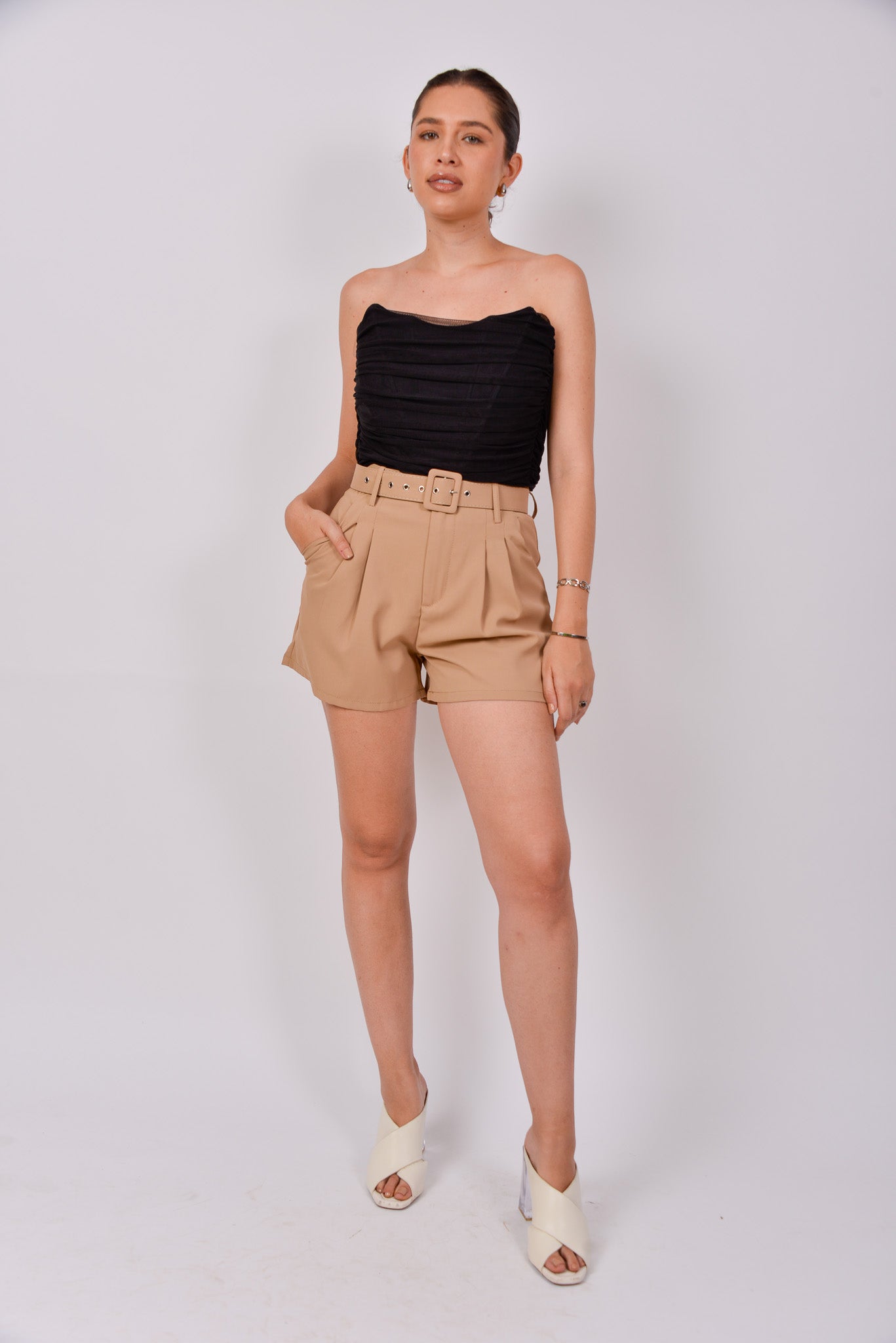 Short de vestir con cinturon