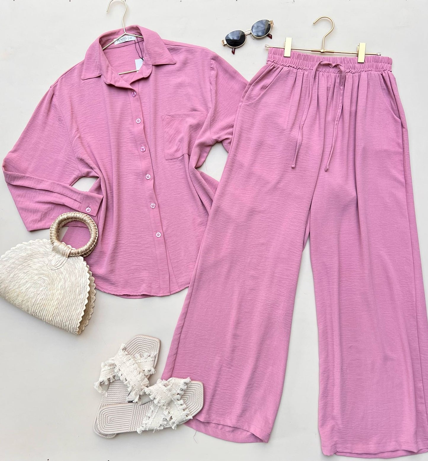 Conjunto camisa y pantalón