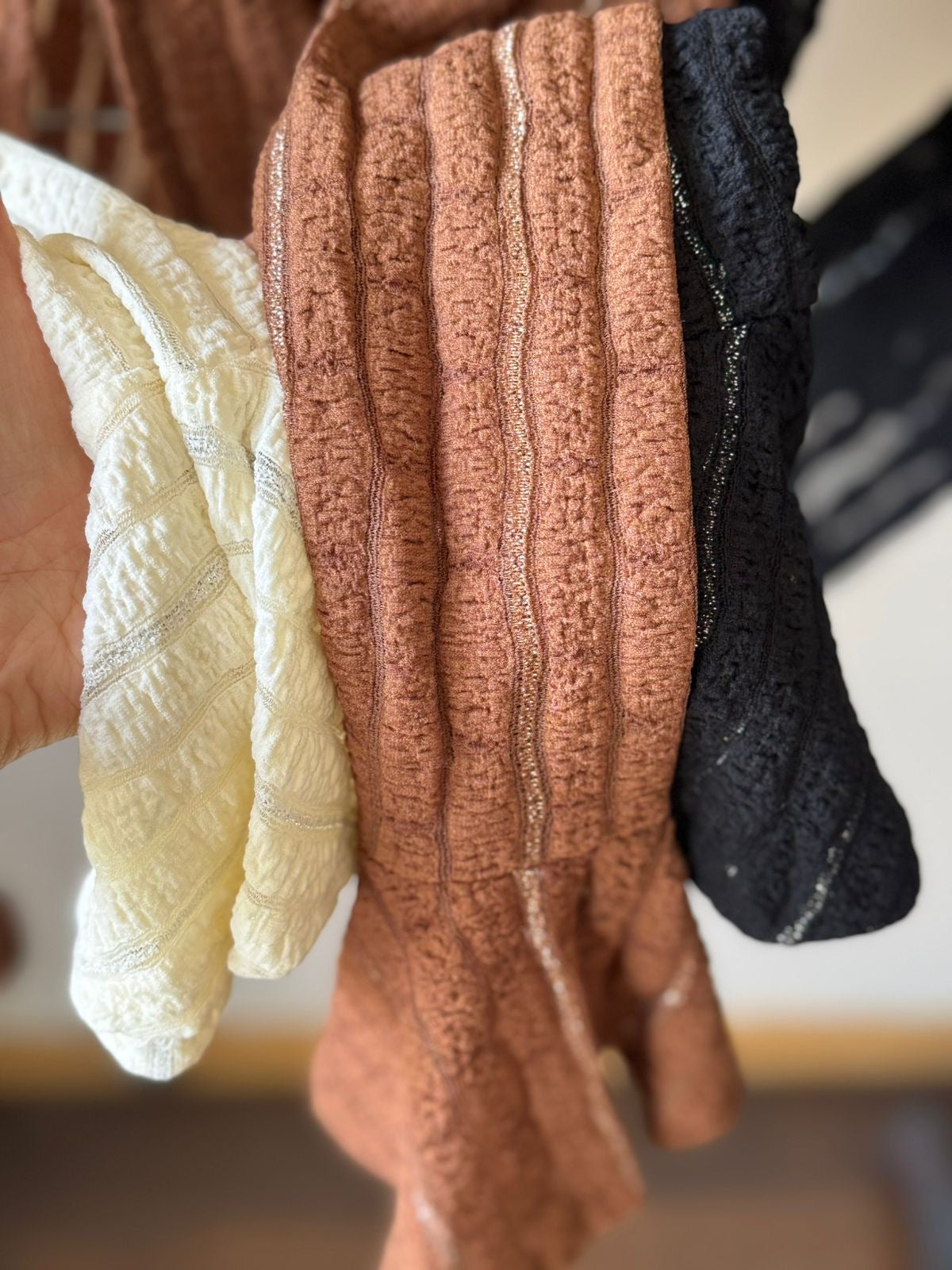 Blusa manga larga con escote