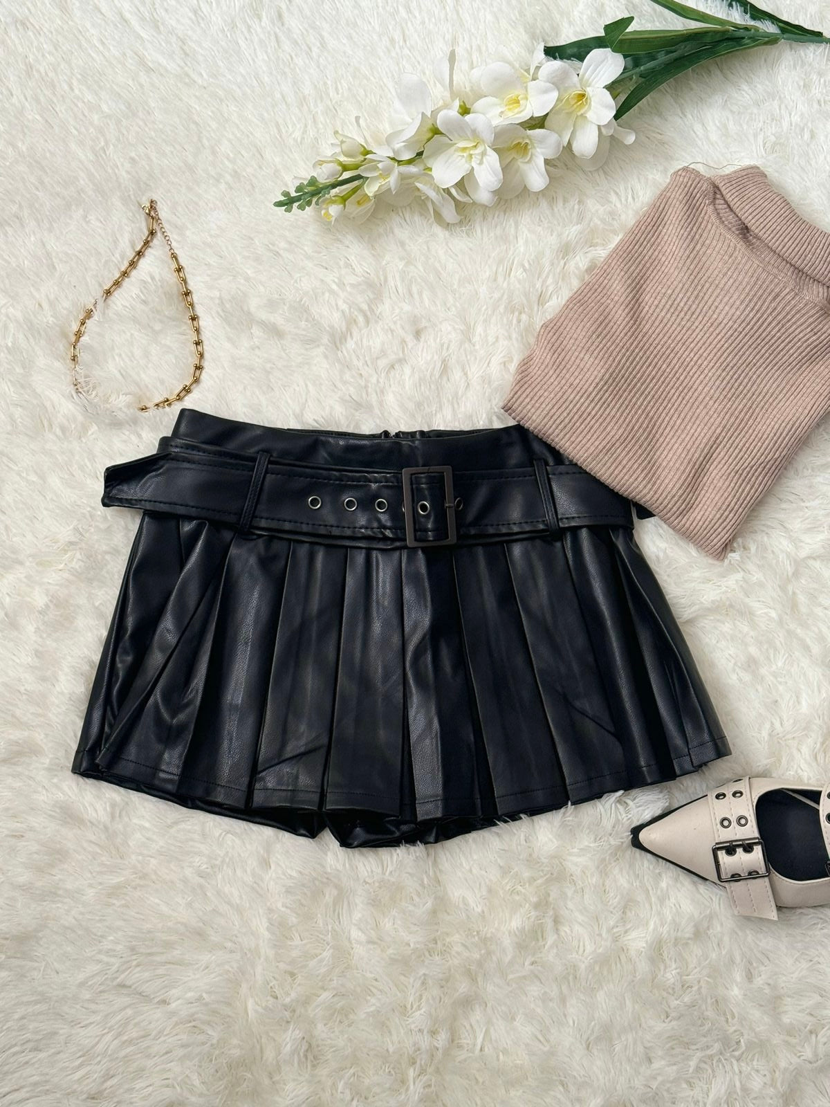 Falda tableada vinipiel con short