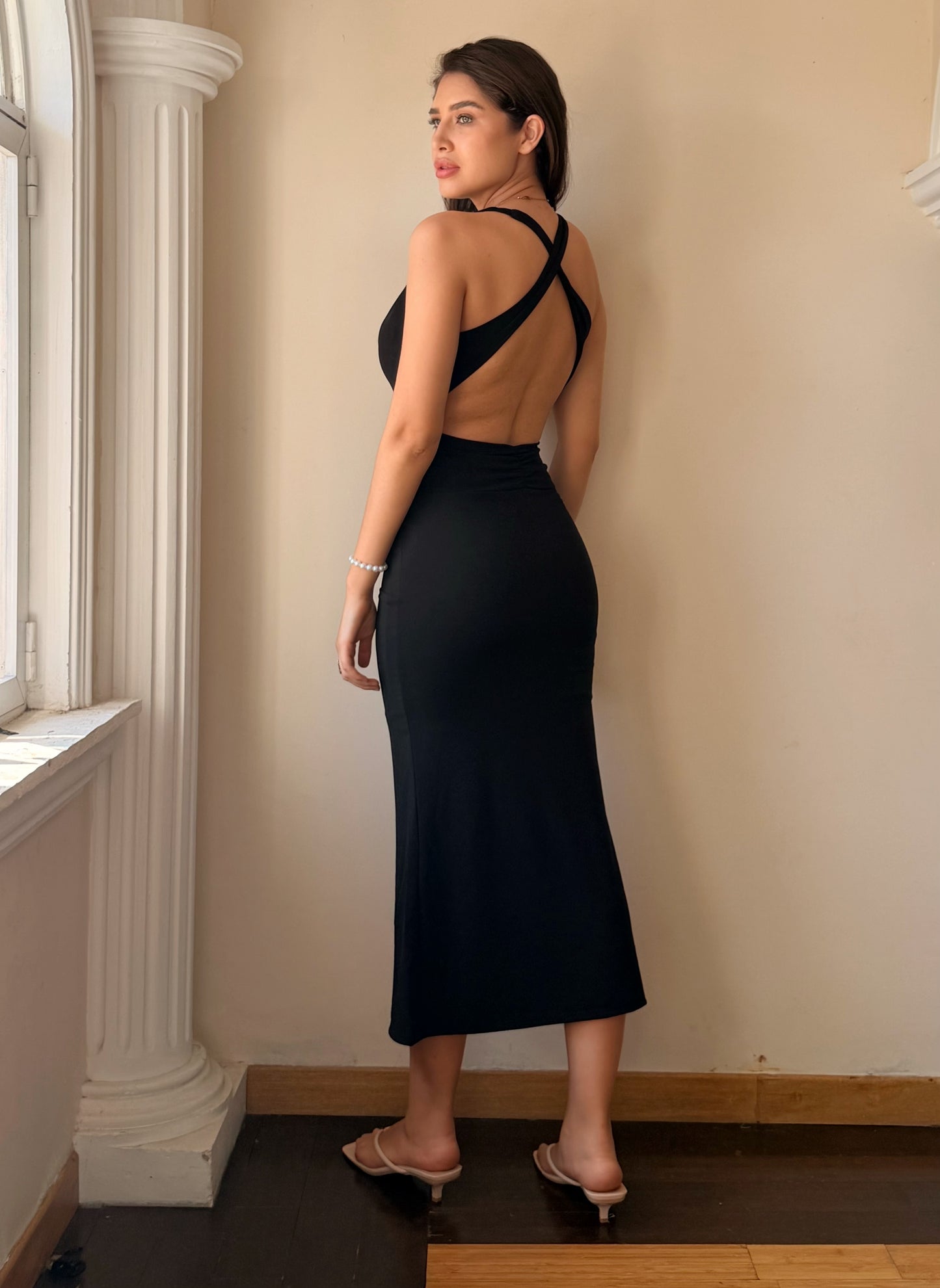 Vestido Espalda Cruzada Con aplicacion