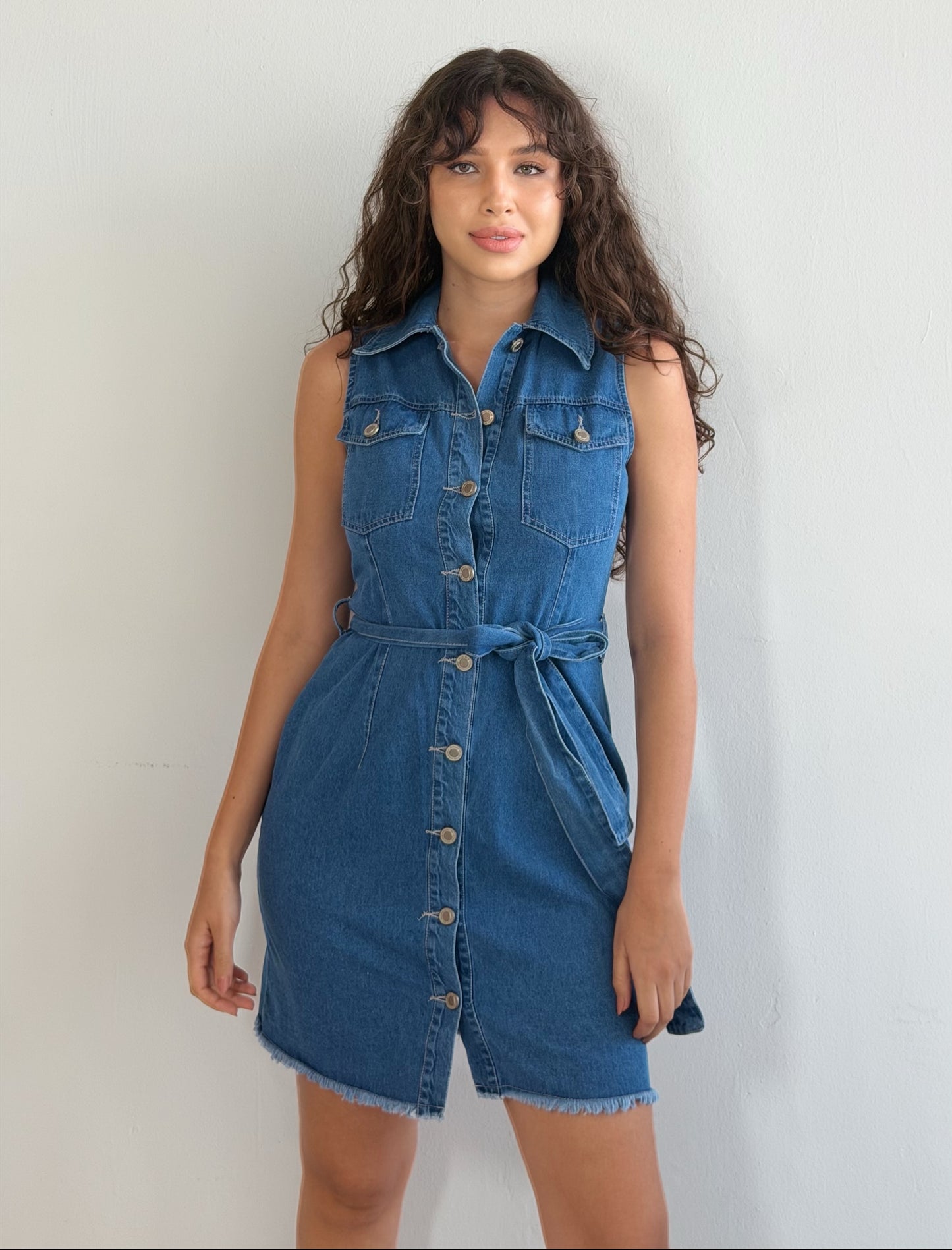 Vestido Mezclilla sin mangas con cinturon
