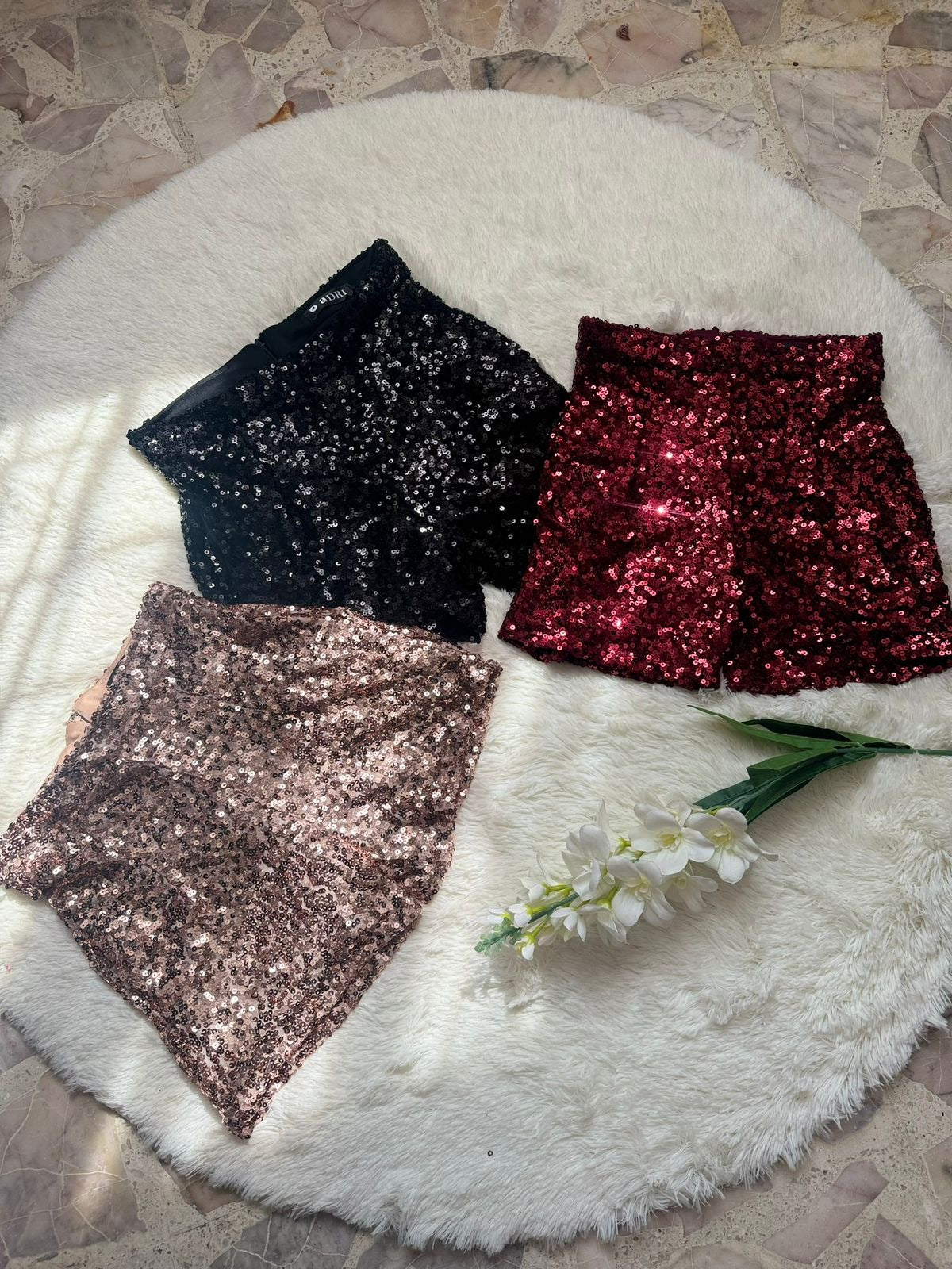 Short con lentejuelas y forro