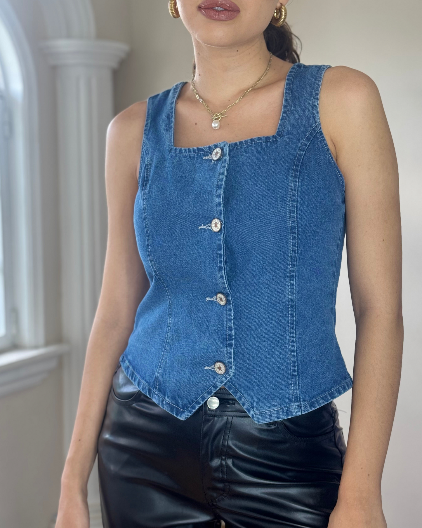 Chaleco denim escote cuadrado