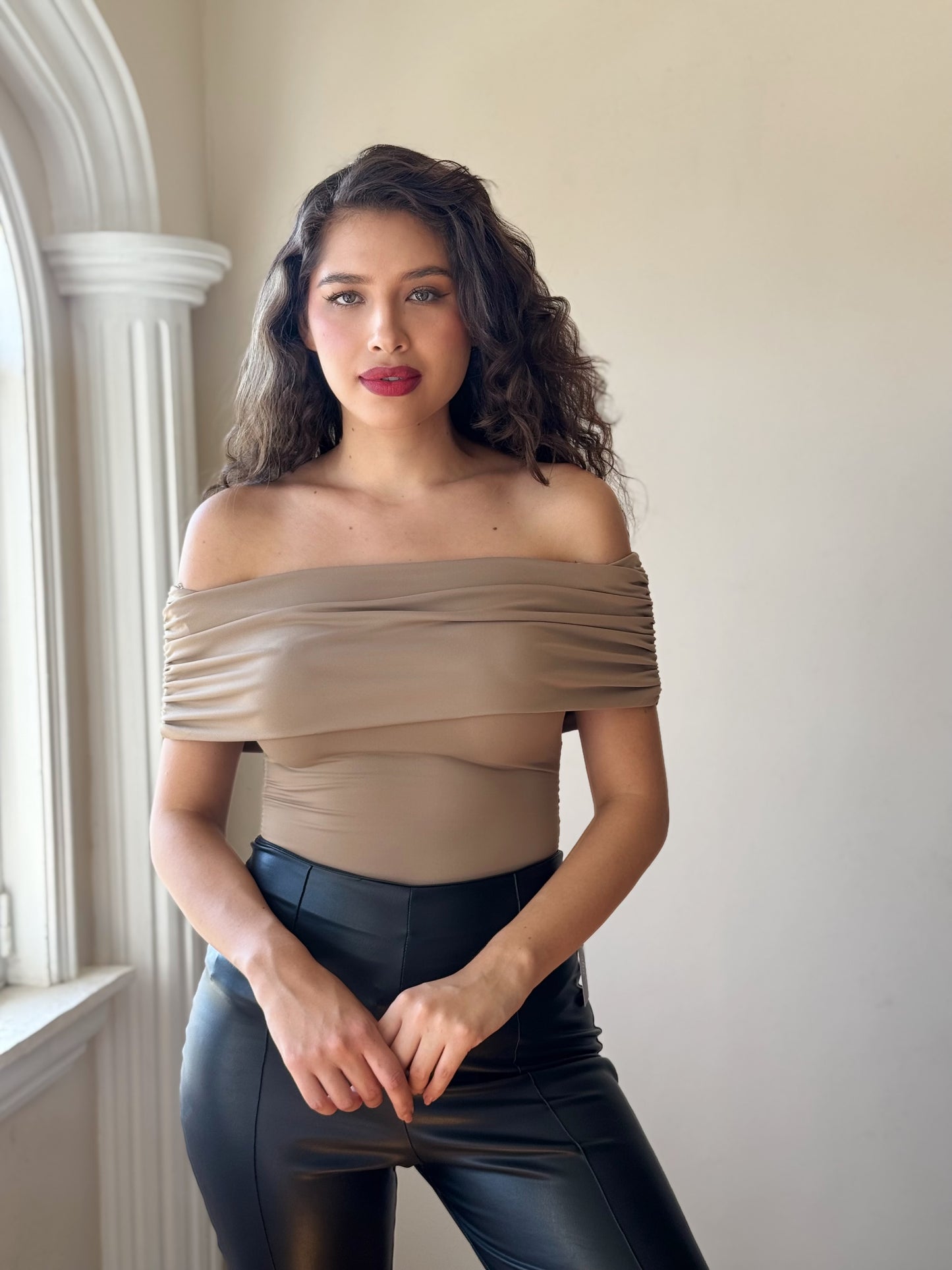 Body hombros descubiertos