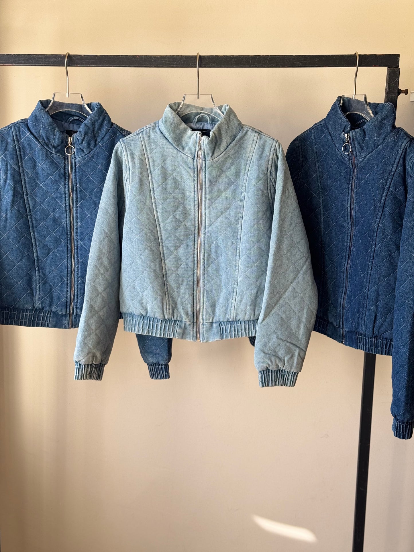 Chamarra capitonada de mezclilla