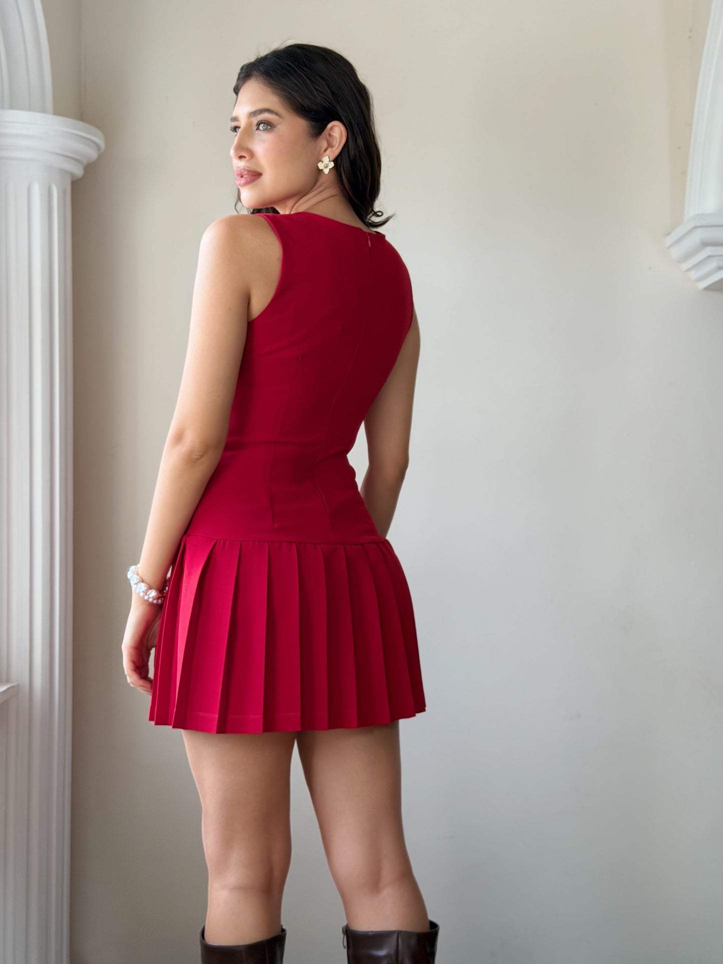 Vestido Cuello Redondo Falda Tableada