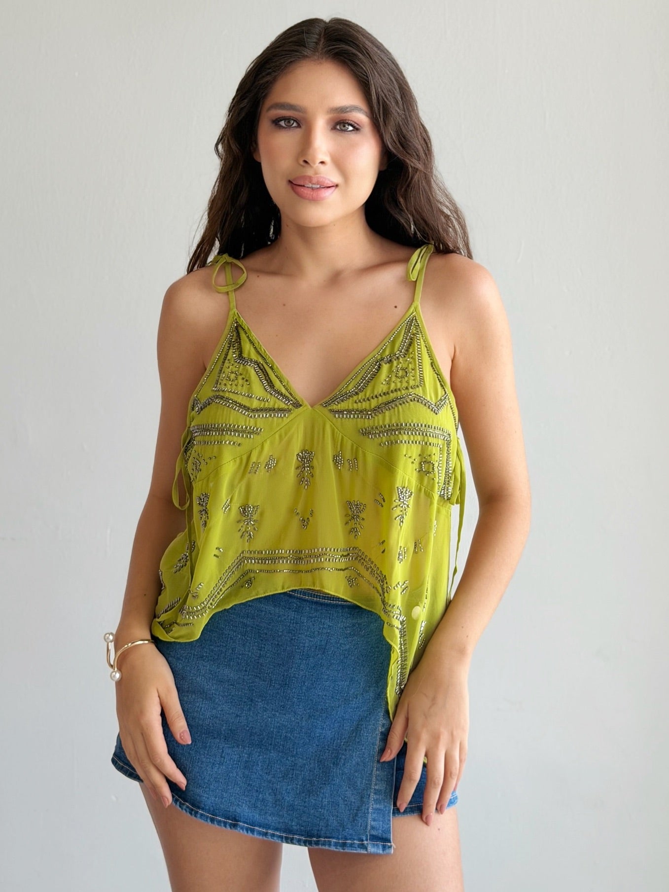 Blusa de tirantes asimétrica bordada