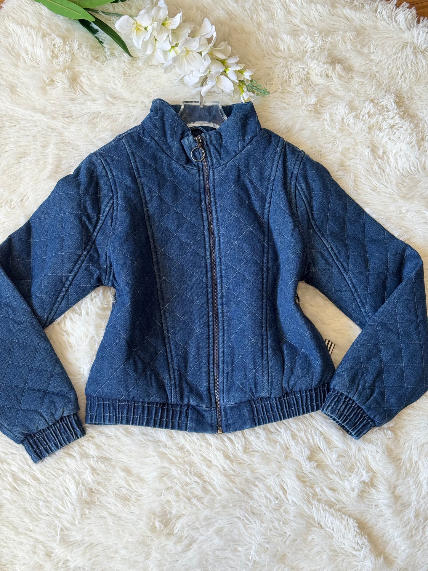 Chamarra capitonada de mezclilla