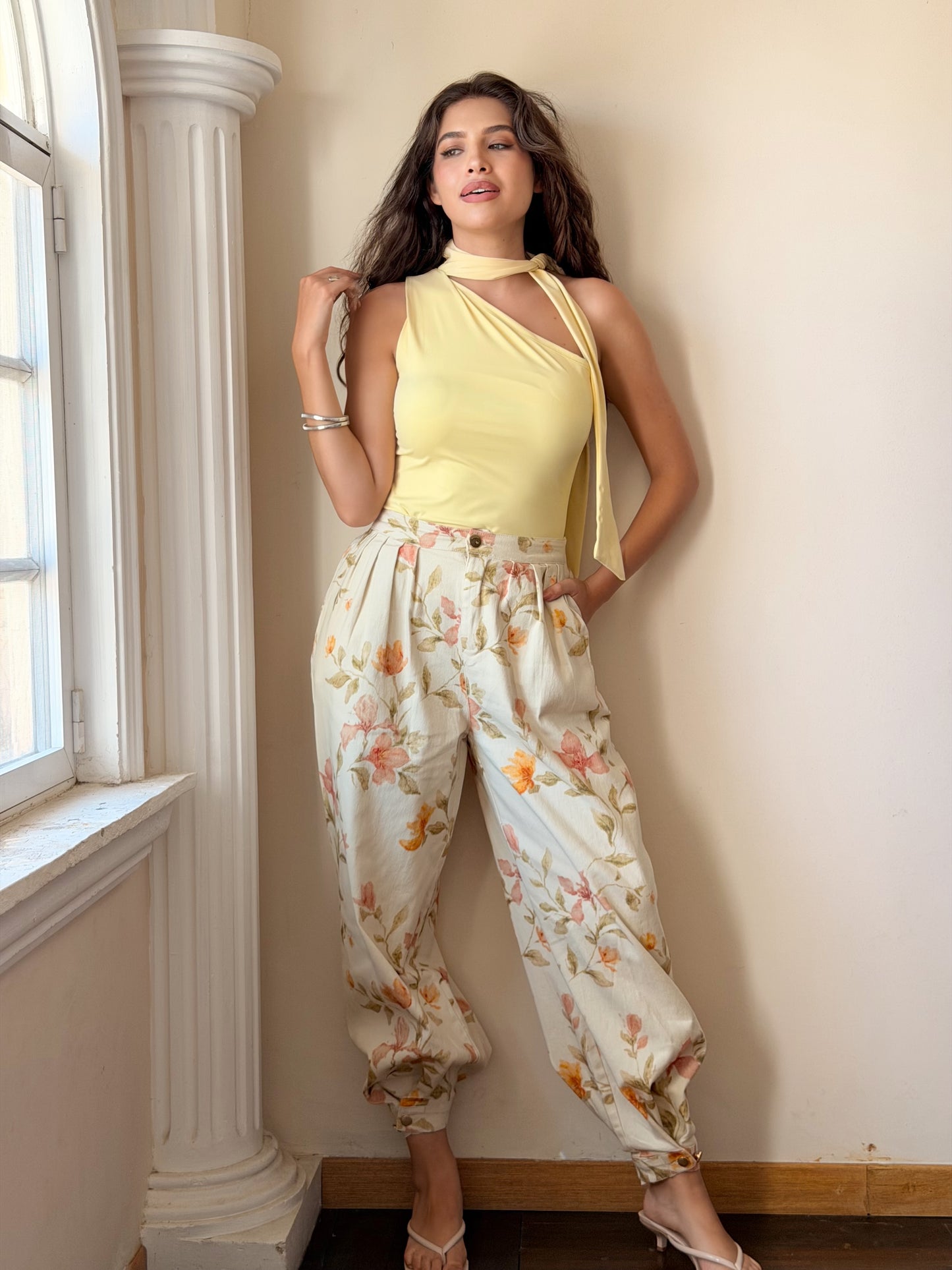 Pantalón de mezclilla drapeado