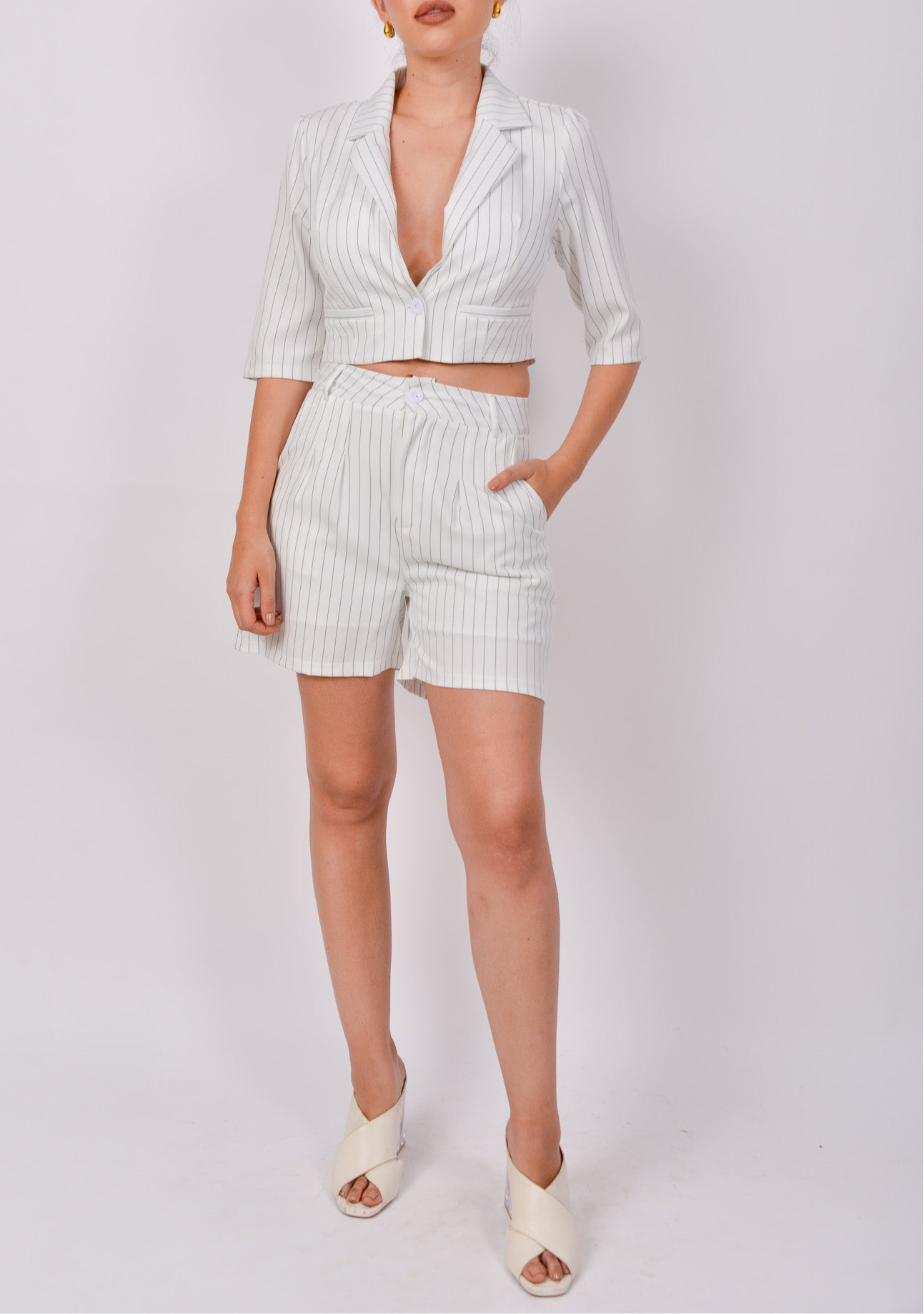 Conjunto rayado short y blazer