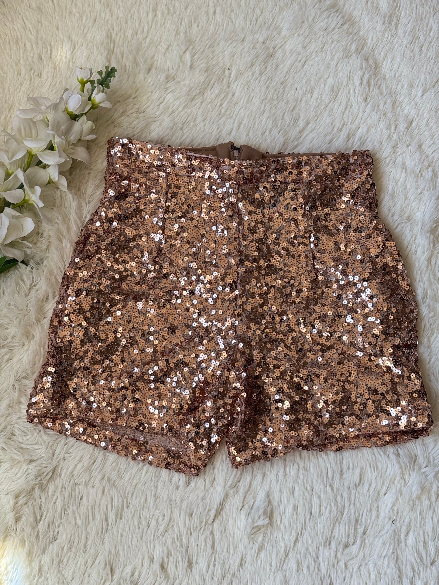 Short con lentejuelas y forro