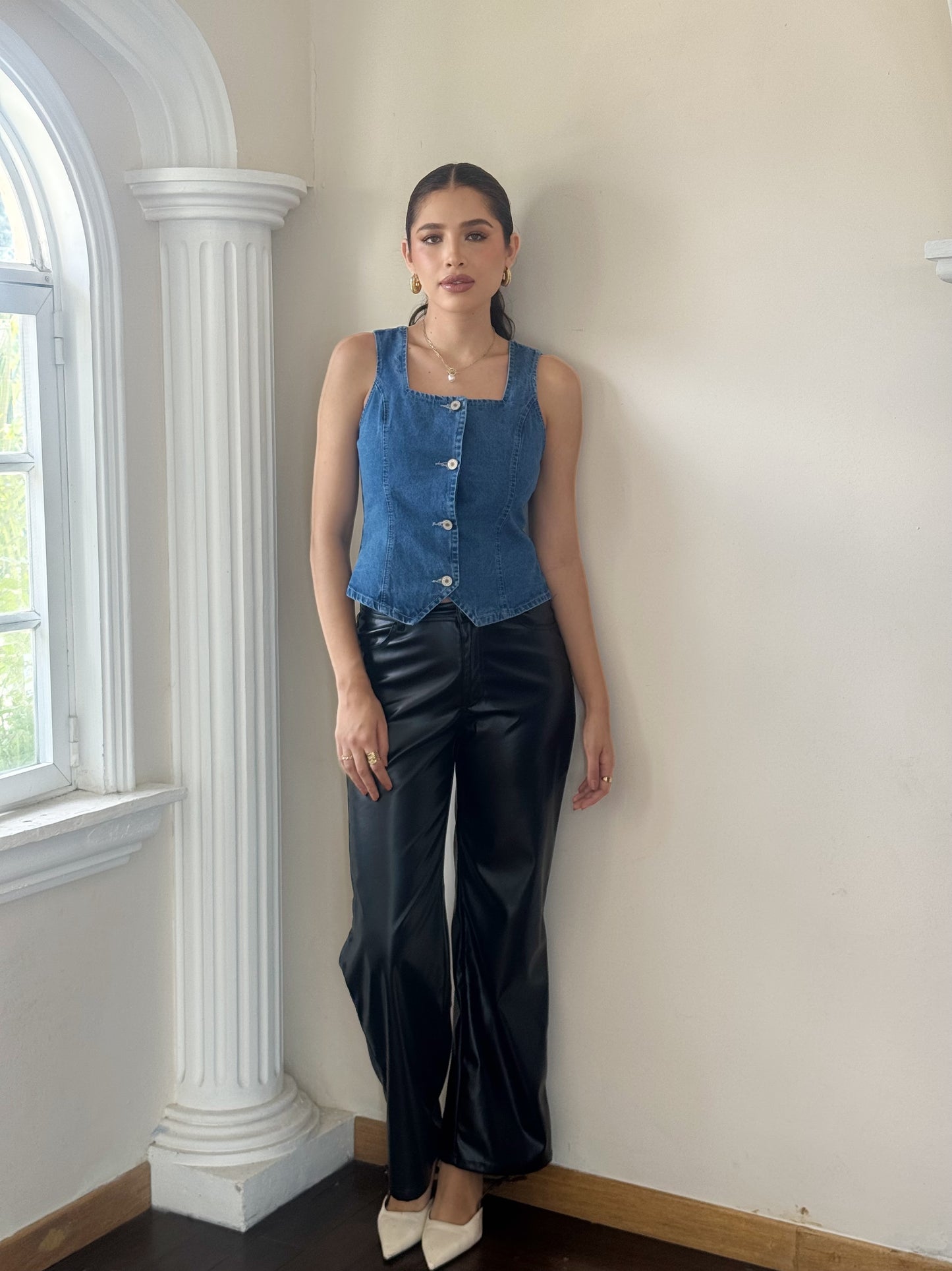 Chaleco denim escote cuadrado