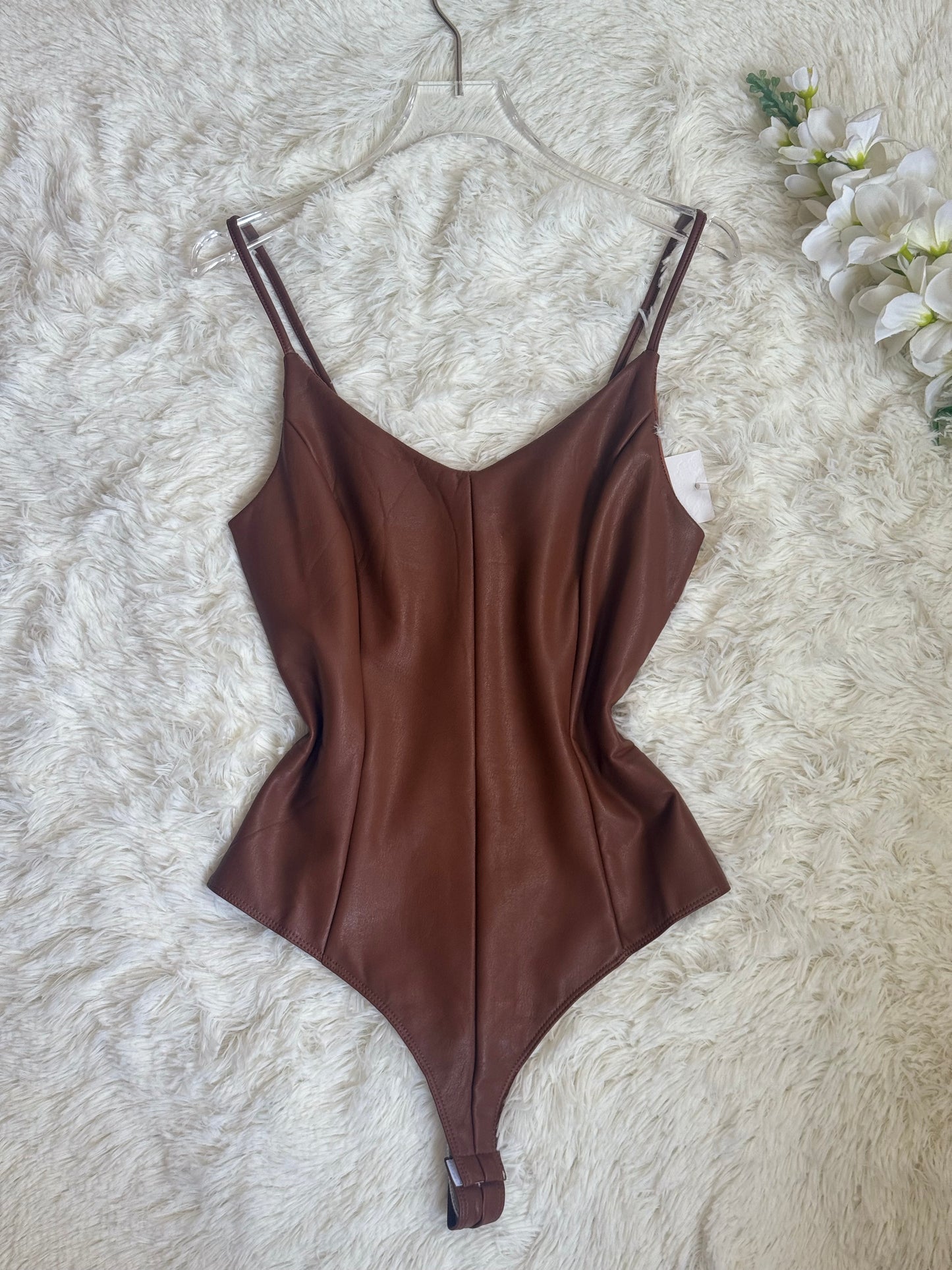 Body tirantes vinipiel