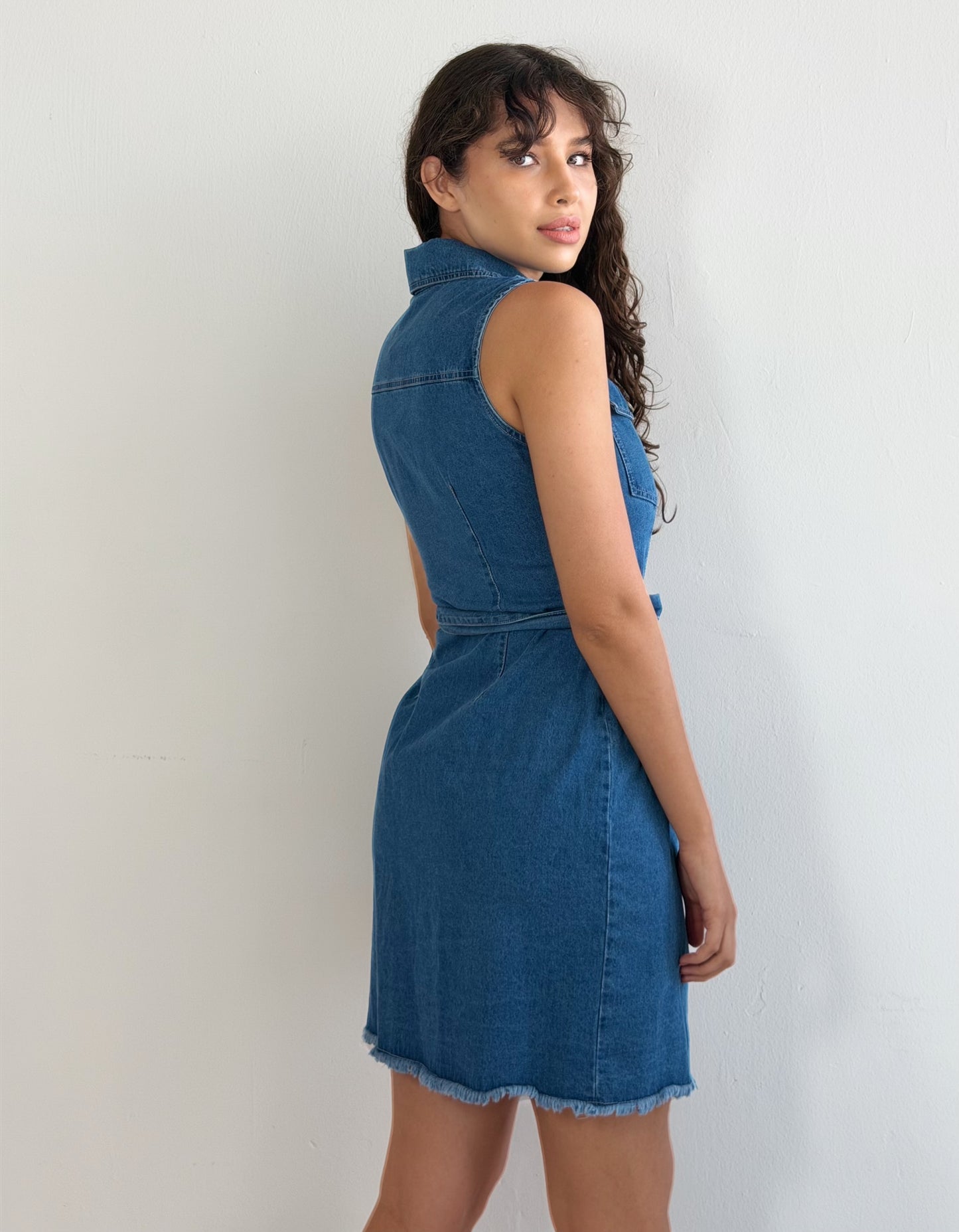 Vestido Mezclilla sin mangas con cinturon