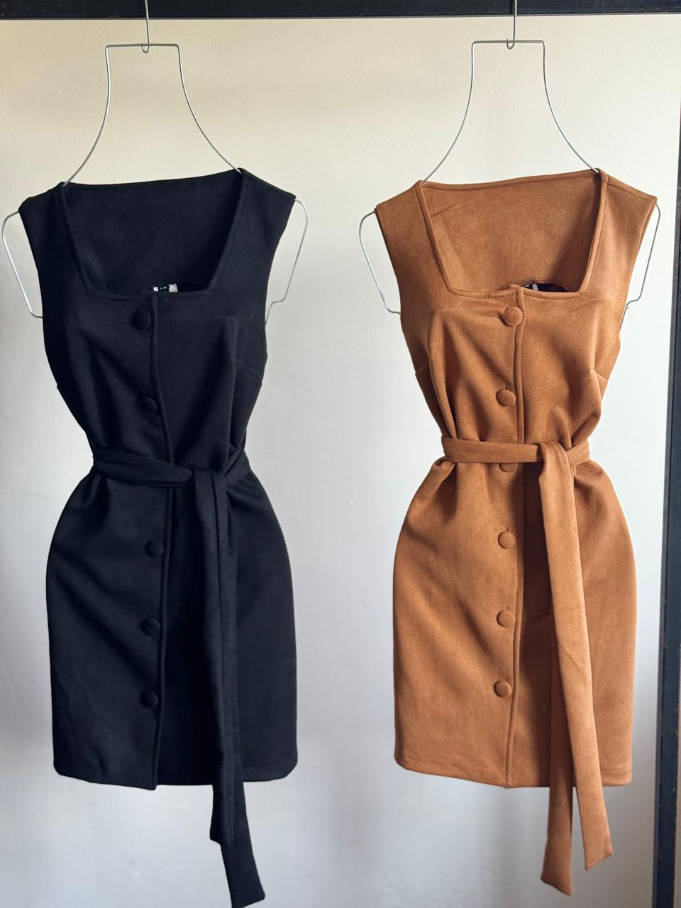 Vestido Gamuza de Botones y cinturon