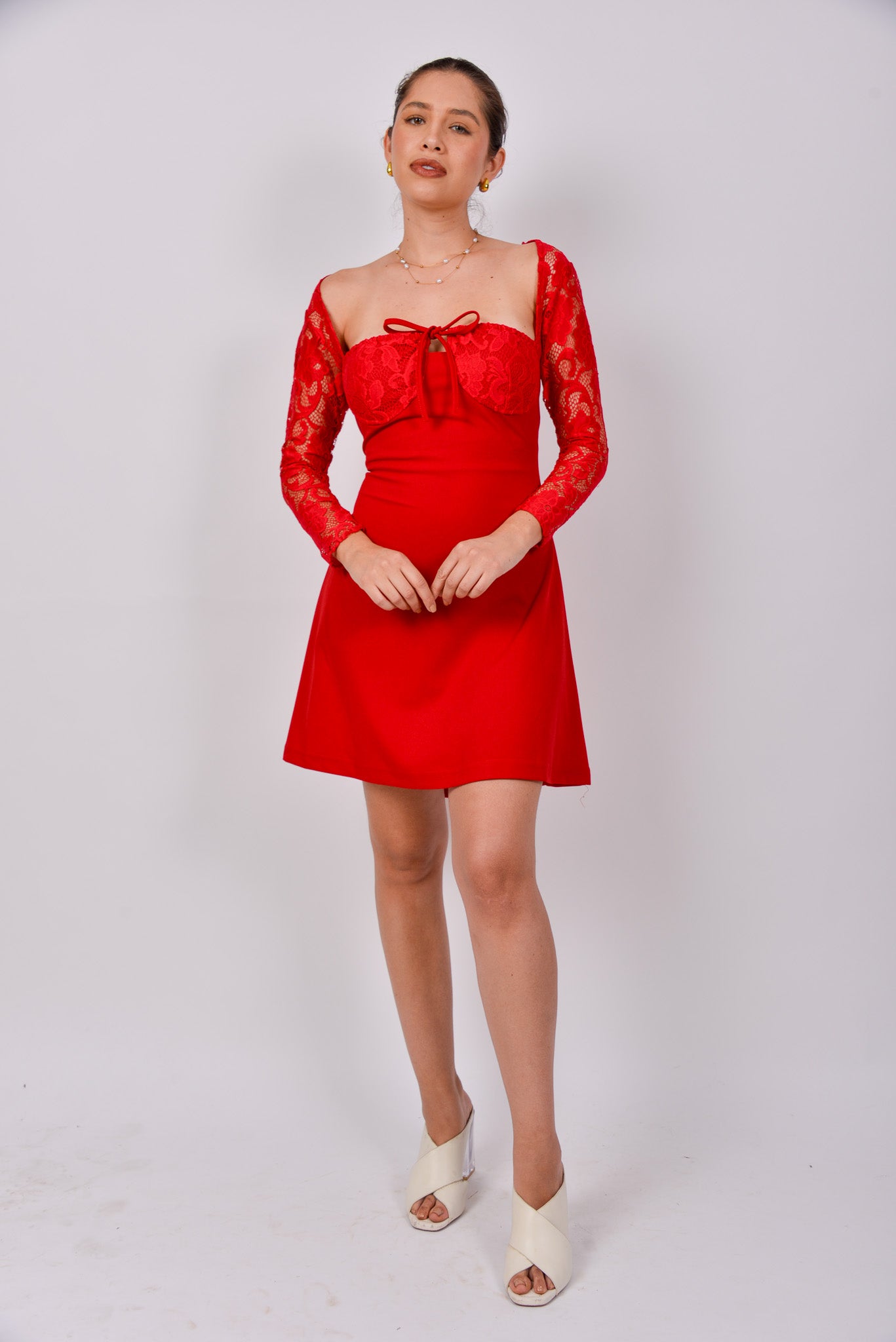 Vestido manga de encaje