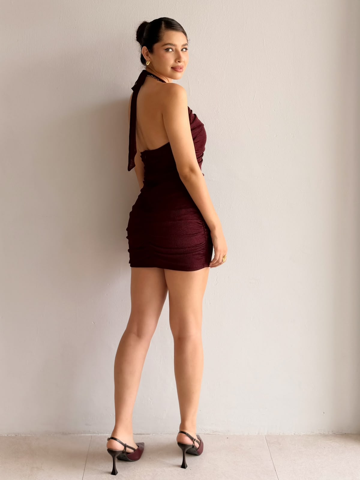 Vestido Corto con Escote profundo